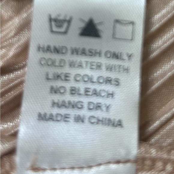 Molly Green Gold Pleated Tie-Front Crop Blouse/Cardigan. Size XL. - Picture 6 of 8